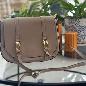 Vera Pelle Taupe Crossbody Saddle Bag with Gold Hardware